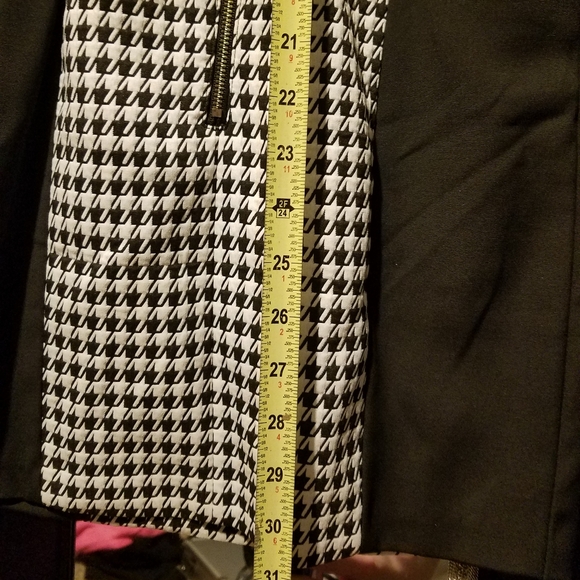 🚫DONATED🚫🍭5/$30🍭H&M Houndstooth Body Con Sleaved Dress - Picture 5 of 6
